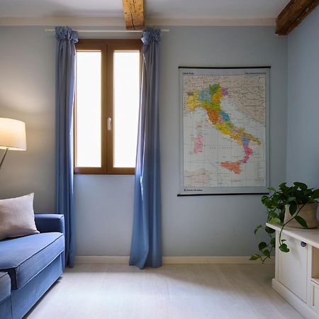 Panicale Blue Historic 1Br Stay Near Medici Chapels & Mercato Centrale フィレンツェ エクステリア 写真